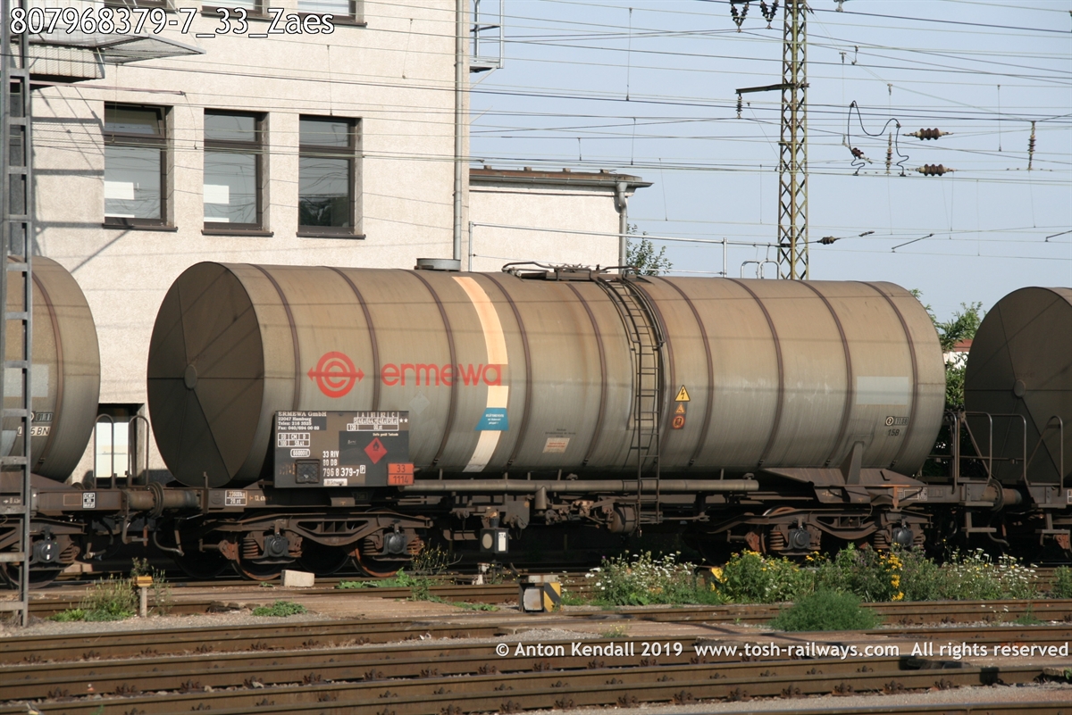 807968379-7_33_Zaes.jpg